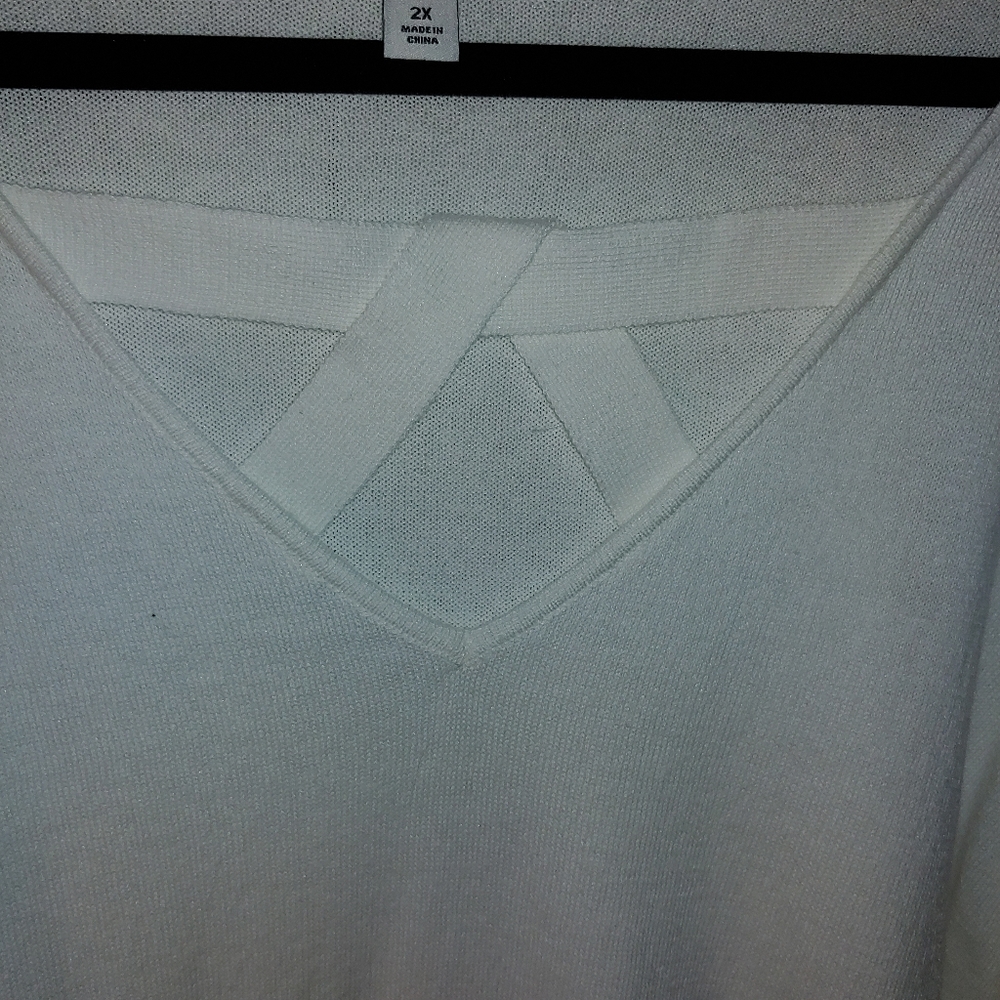 Women's 2x Cream pullover sweater. NWOT from Belks